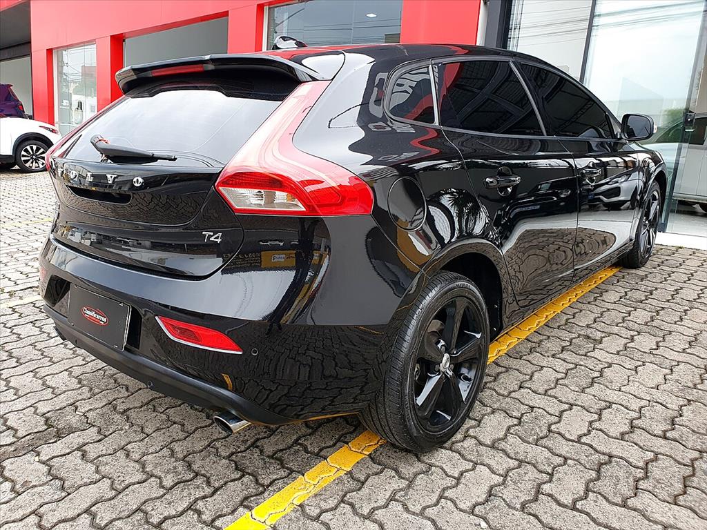 Volvo V40 - 2.0 T4 KINETIC GASOLINA 4P AUTOMÁTICO