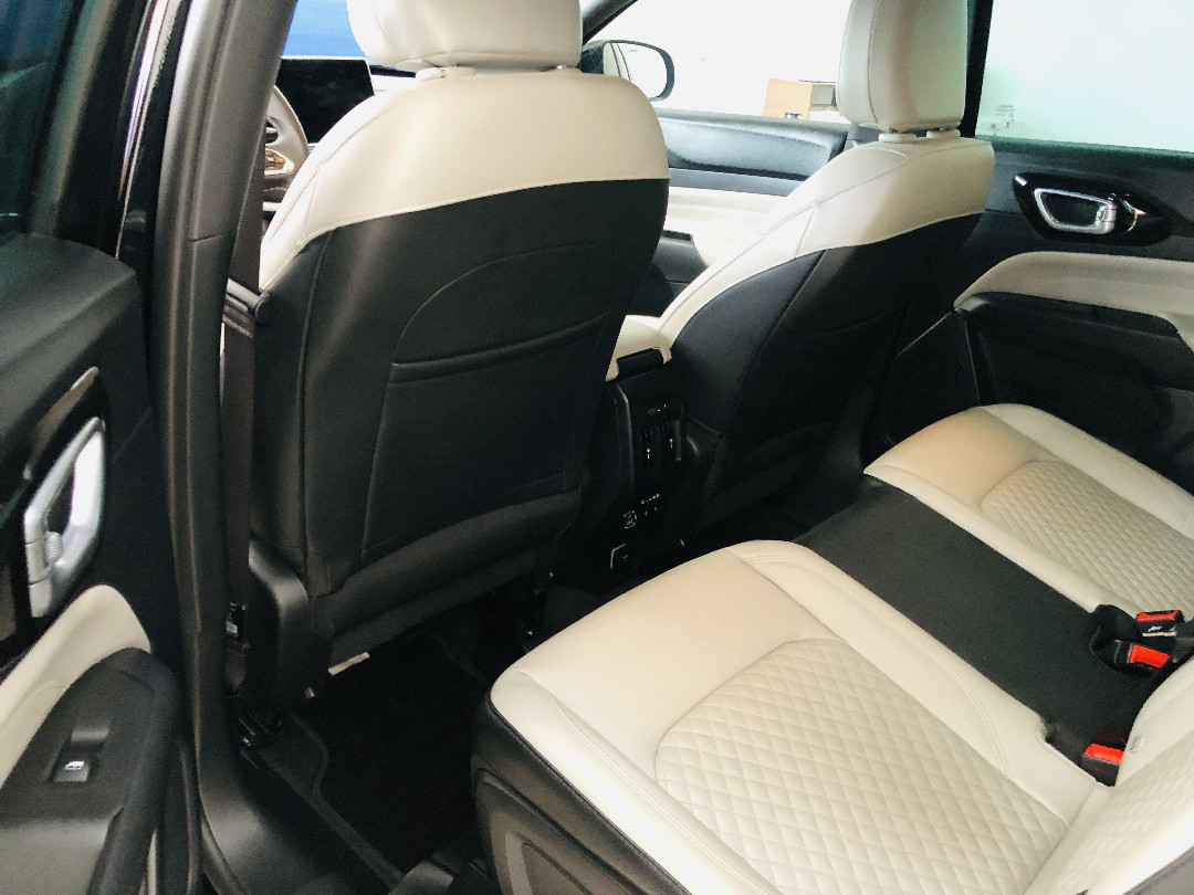 COMMANDER 1.3 T270 TURBO FLEX LIMITED AT6