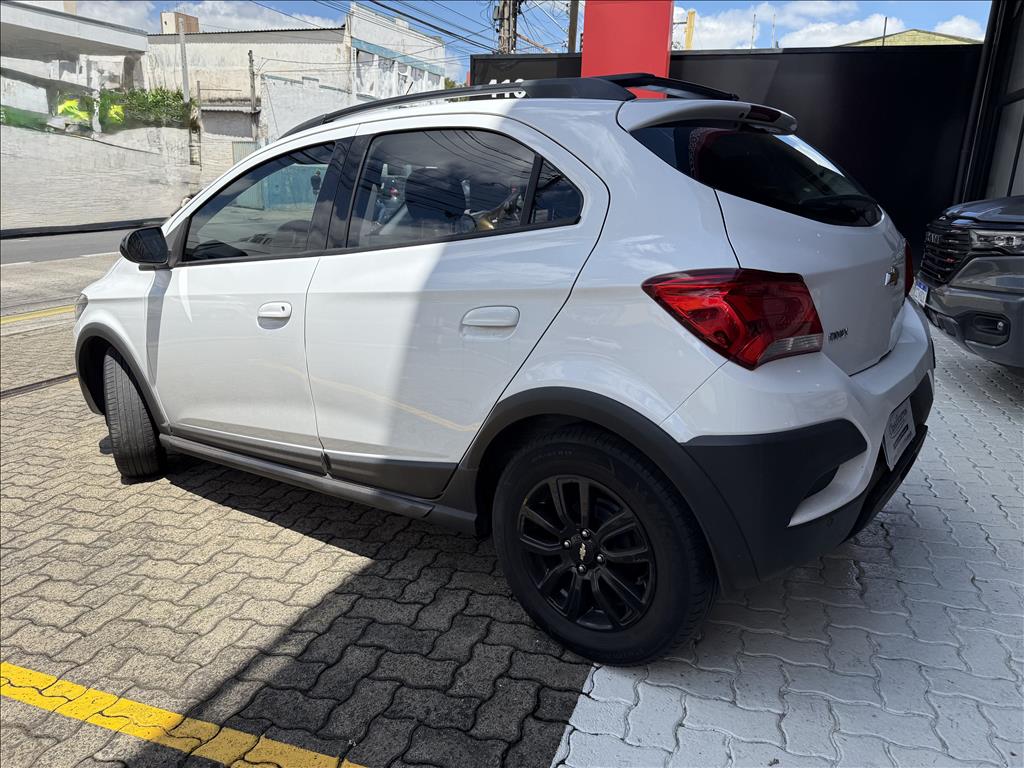 Chevrolet Onix - 1.4 MPFI ACTIV 8V FLEX 4P AUTOMÁTICO