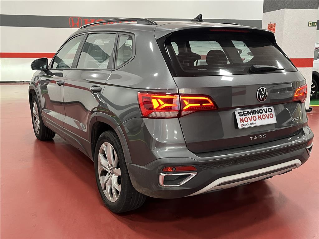 TAOS 1.4 250 TSI TOTAL FLEX COMFORTLINE AUTOMÁTICO13