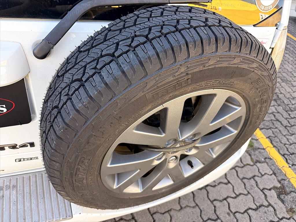 Mitsubishi Pajero Tr4 - 2.0 4X2 16V 140CV FLEX 4P AUTOMÁTICO
