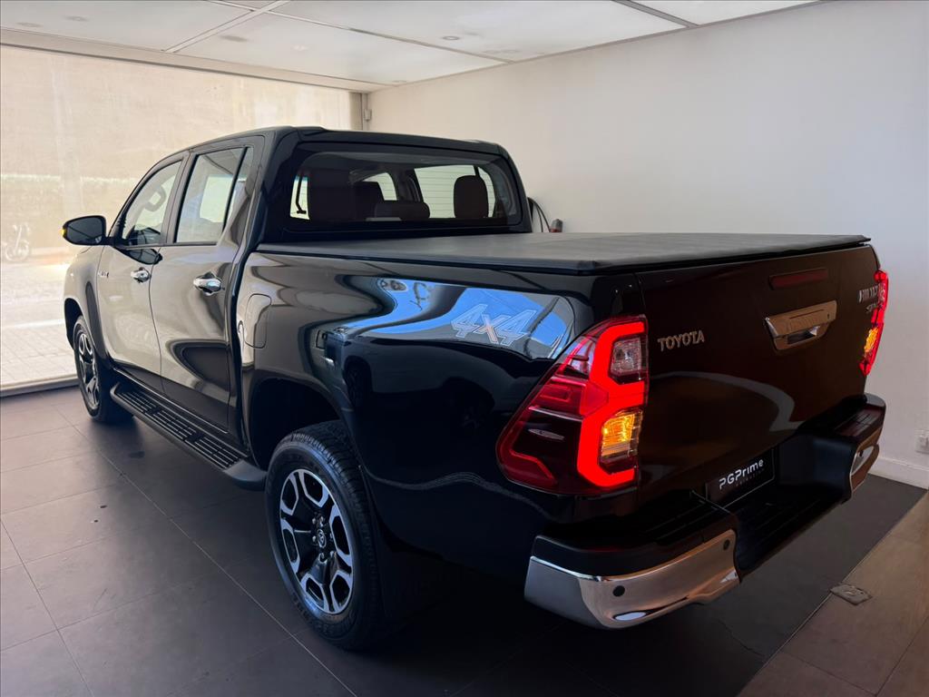 HILUX 2.8 D-4D TURBO DIESEL CD SRV 4X4 AUTOMÁTICO3