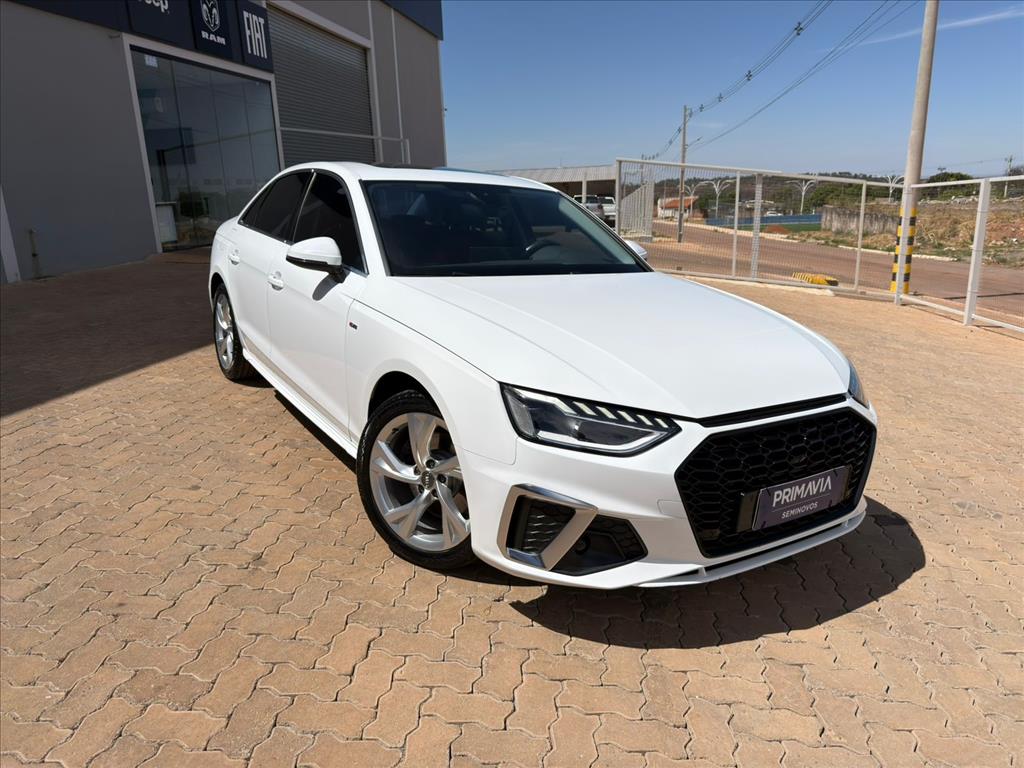 A4 2.0 TFSI GASOLINA PERFORMANCE BLACK S TRONIC1