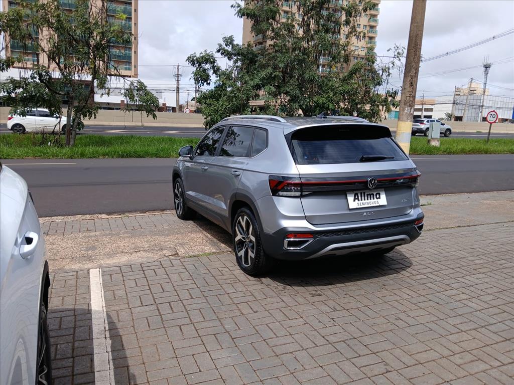 TAOS 1.4 250 TSI TOTAL FLEX HIGHLINE AUTOMÁTICO11