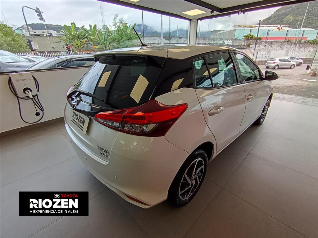 Toyota YARIS 2024