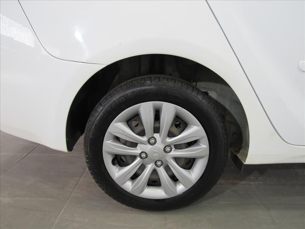 Hyundai-HB20S-1.0 COMFORT PLUS 12V FLEX 4P MANUAL