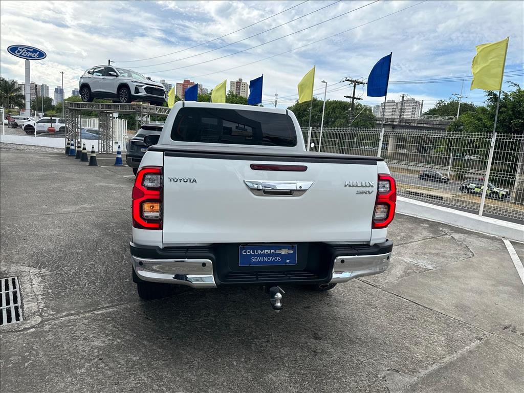 HILUX 2.8 D-4D TURBO DIESEL CD SRV 4X4 AUTOMÁTICO6