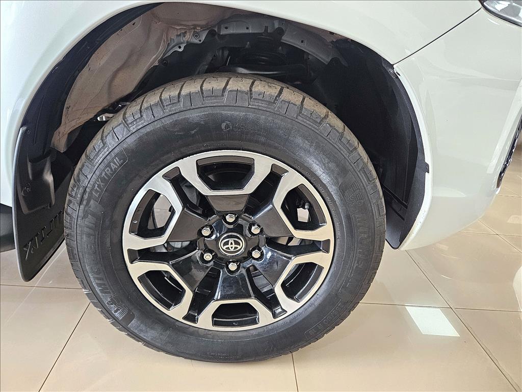 HILUX 2.8 D-4D TURBO DIESEL CD SRX 4X4 AUTOMÁTICO17