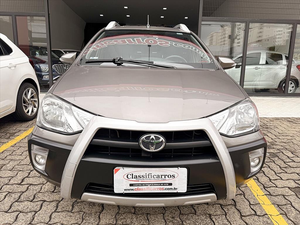 Toyota Etios Cross - 1.5 16V FLEX 4P AUTOMÁTICO
