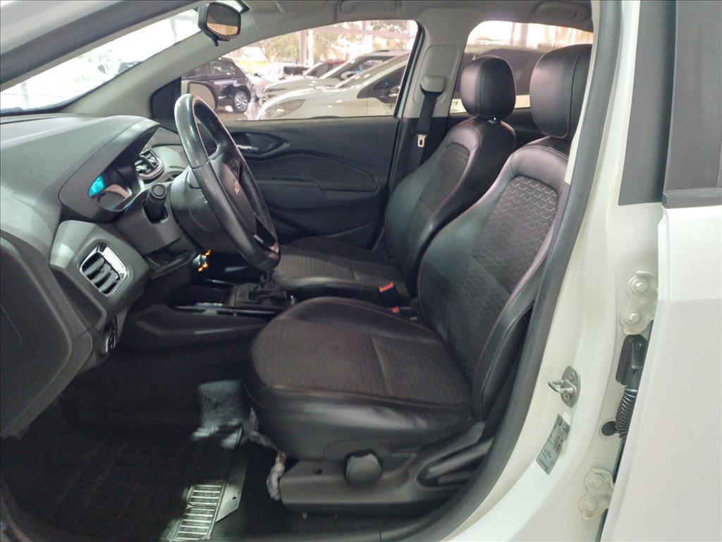 GM - Chevrolet-ONIX-1.4 MPFI LTZ 8V FLEX 4P MANUAL