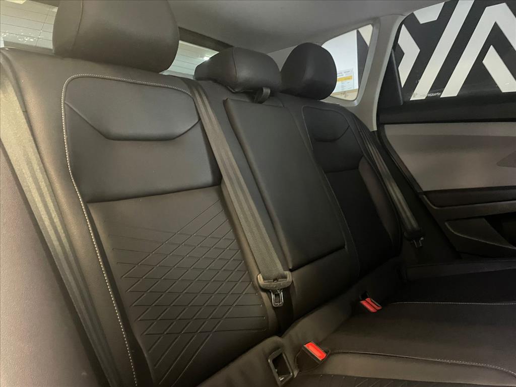 TAOS 1.4 250 TSI TOTAL FLEX COMFORTLINE AUTOMÁTICO15