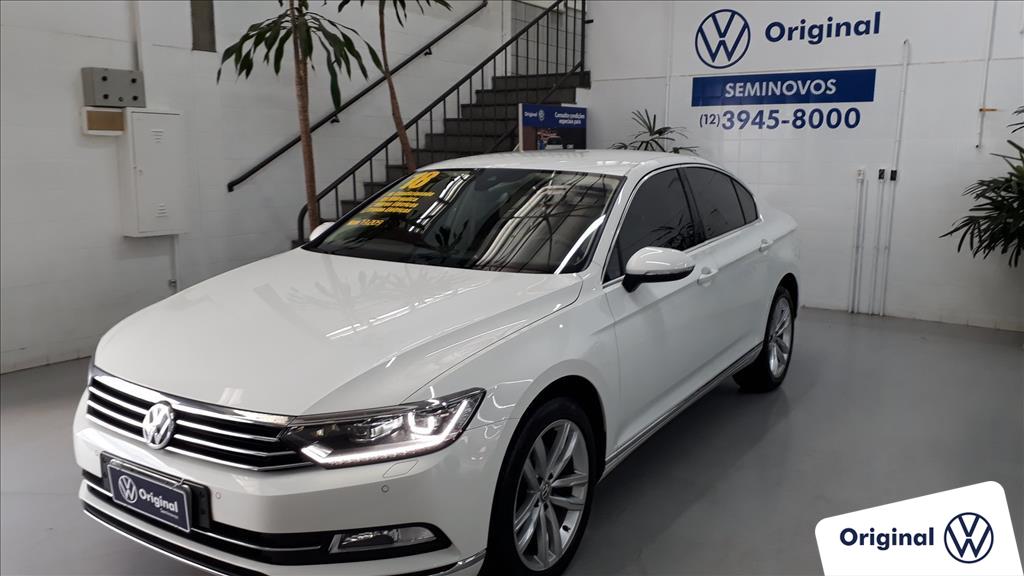 VOLKSWAGEN PASSAT 2018 - 2.0 16V TSI BLUEMOTION GASOLINA HIGHLINE 4P DSG