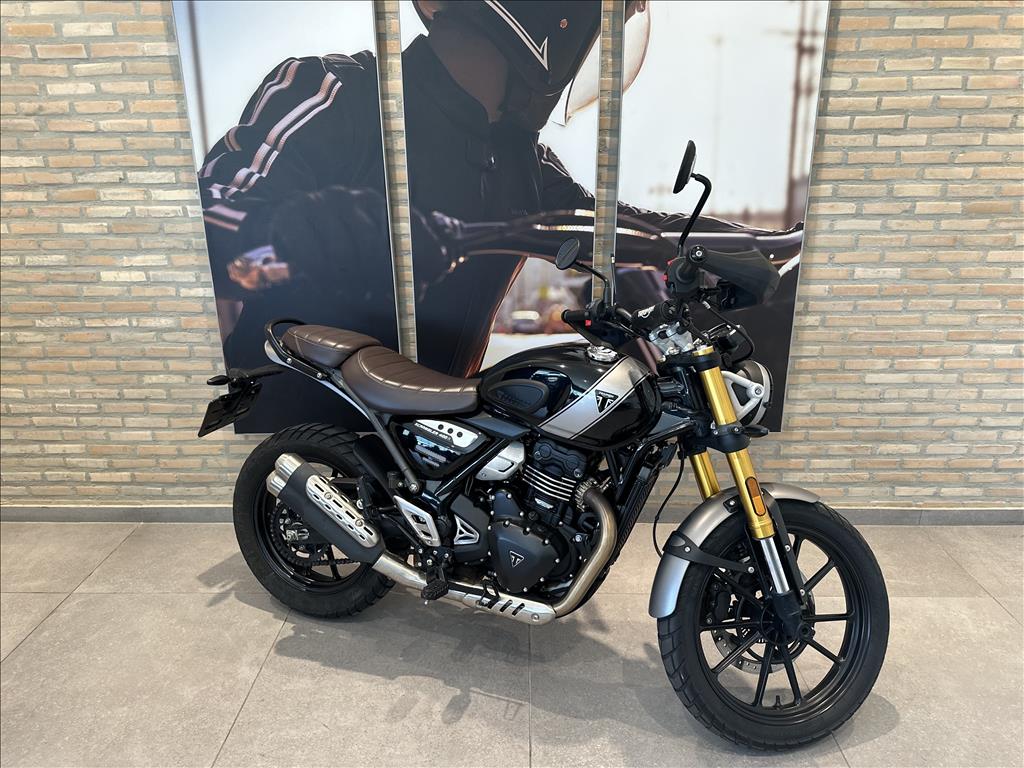 TRIUMPH-SCRAMBLER-400 X