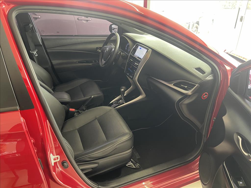 YARIS 1.5 16V FLEX XLS CONNECT MULTIDRIVE YARIS 1.5 16V FLEX XLS CONNECT MULTIDRIVE