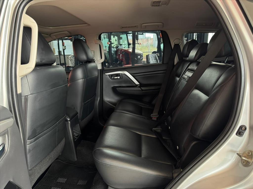 Mitsubishi-PAJERO SPORT-2.4 16V MIVEC TURBO DIESEL HPE-S AWD AUTOMÁTICO