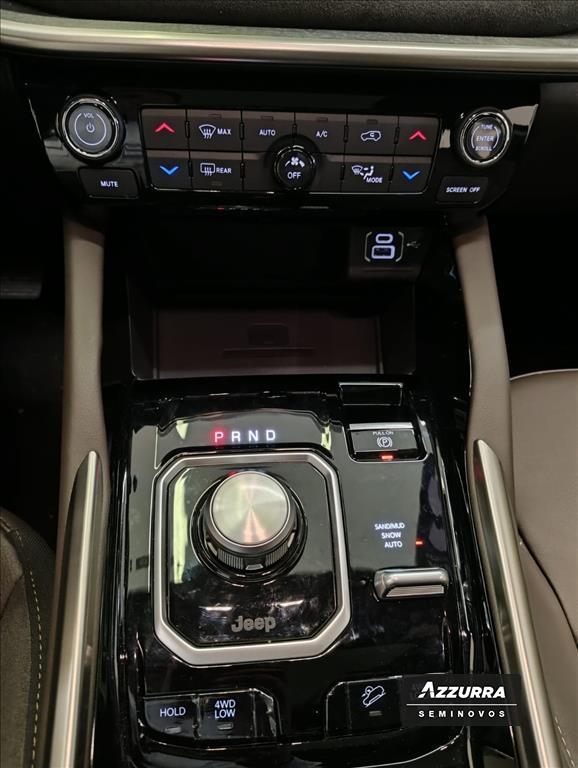 COMMANDER 2.2 TURBO DIESEL OVERLAND AT915
