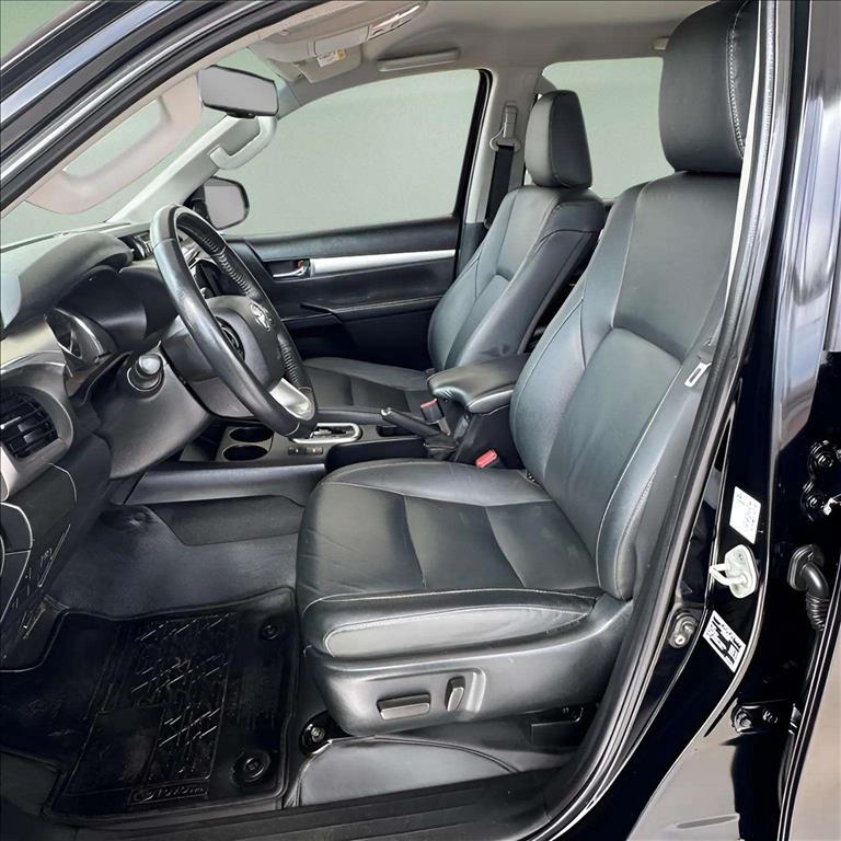 HILUX 2.8 D-4D TURBO DIESEL CD SRV 4X4 AUTOMÁTICO10