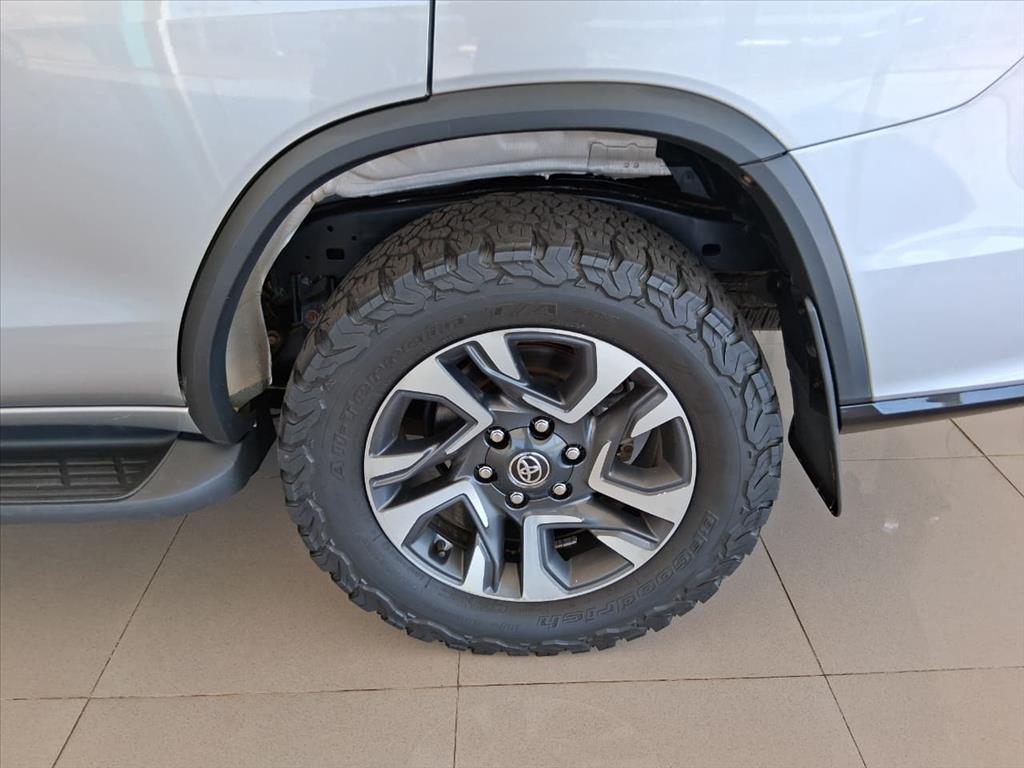 HILUX 2.8 D-4D TURBO DIESEL CD SRX 4X4 AUTOMÁTICO19