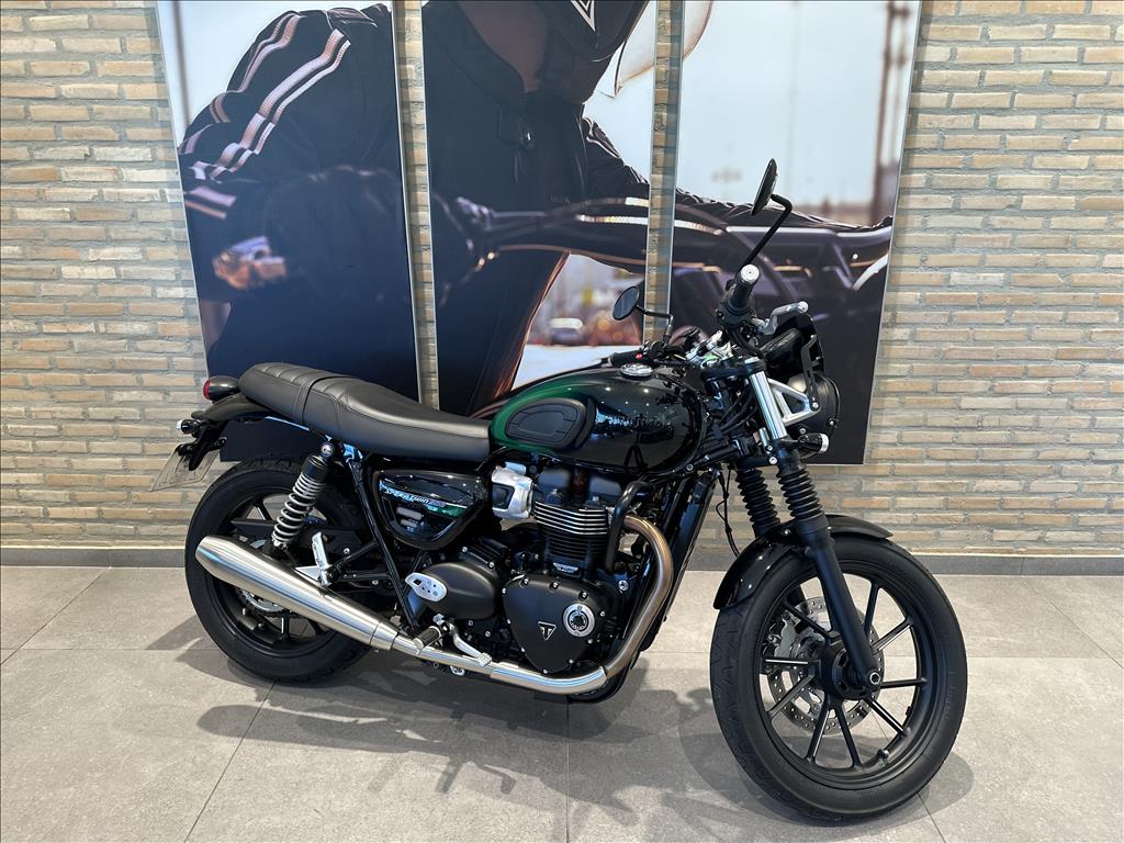 TRIUMPH-SPEED-TWIN 900