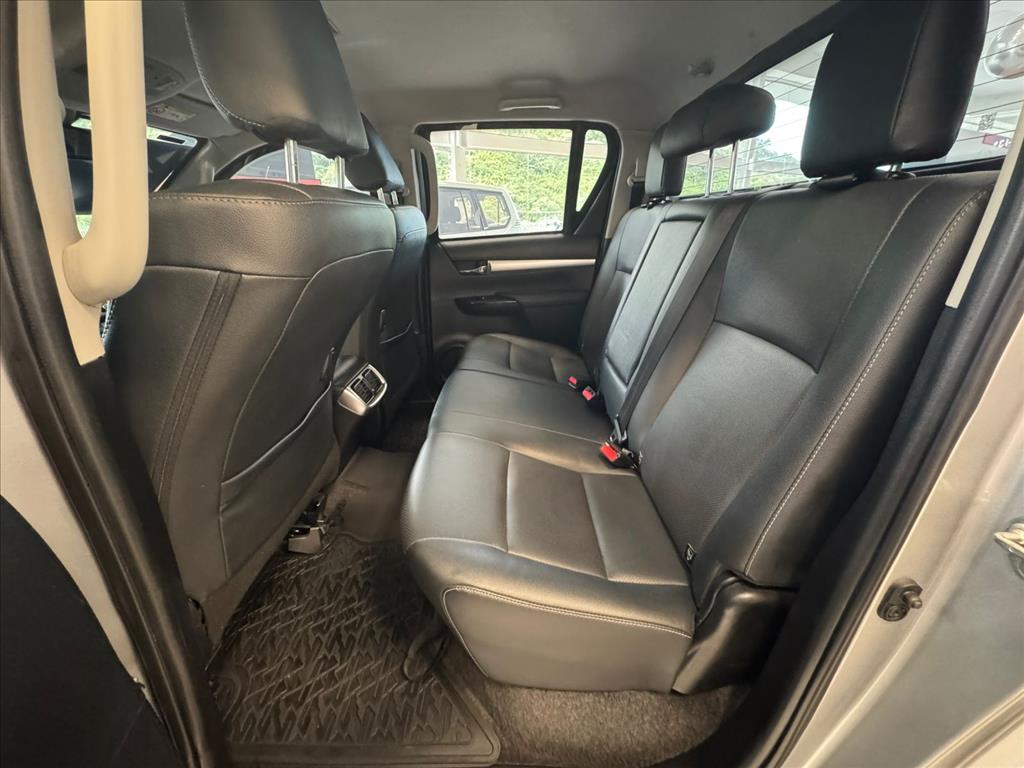 HILUX 2.8 D-4D TURBO DIESEL CD SRX 4X4 AUTOMÁTICO7