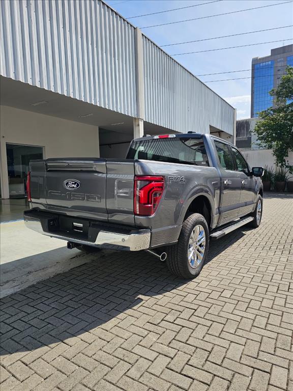 Ford-F-150-5.0 V8 GASOLINA CD LARIAT FX4 AUTOMÁTICO