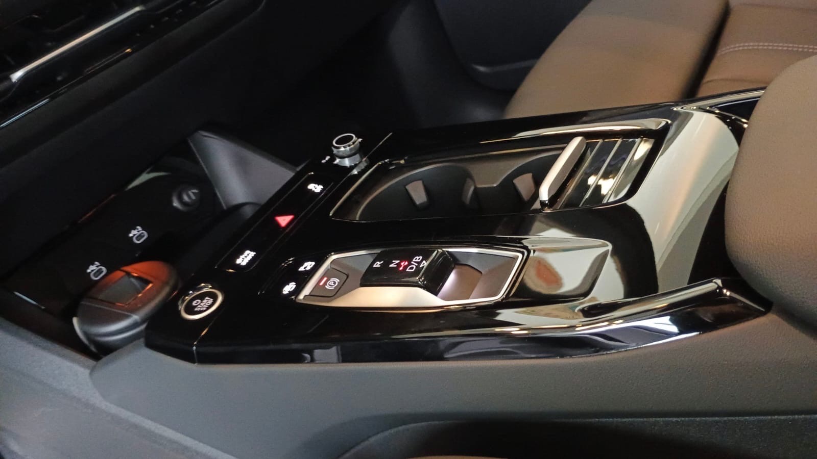 Q6 E-TRON 100 KW ELÉTRICO SPORTBACK QUATTRO8