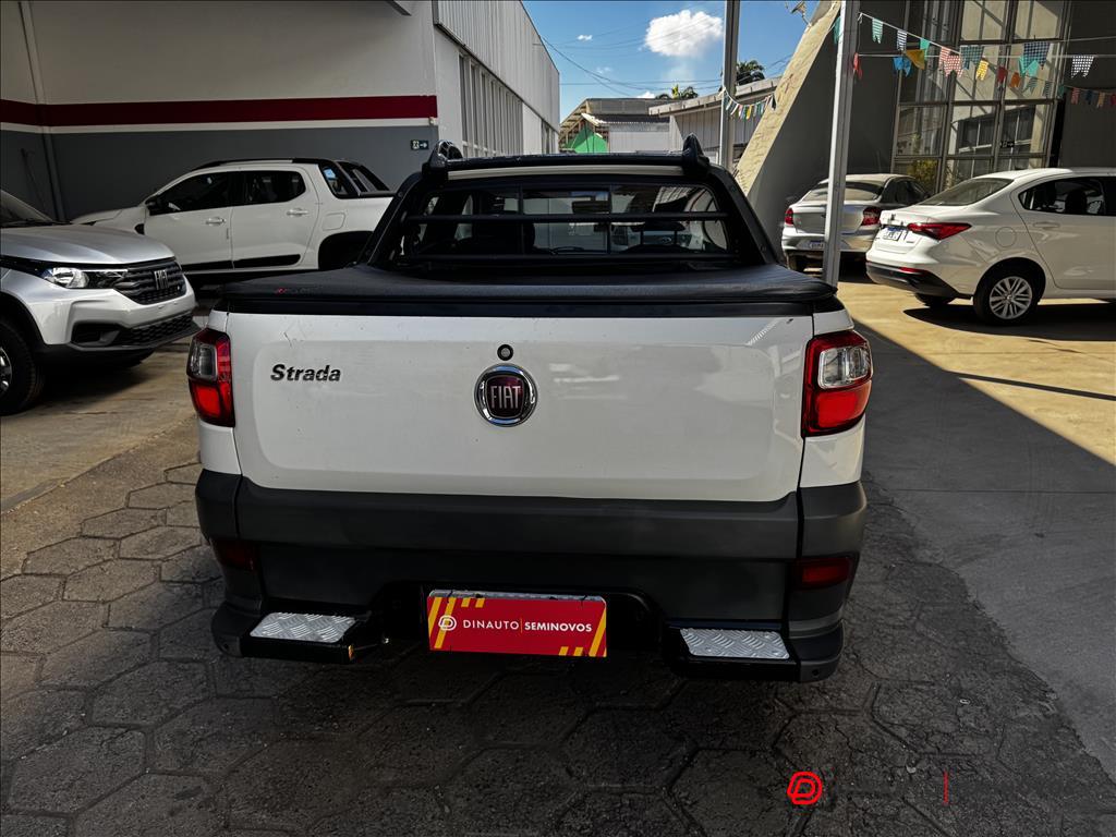 Fiat-STRADA-1.4 MPI FREEDOM CD 8V FLEX 3P MANUAL
