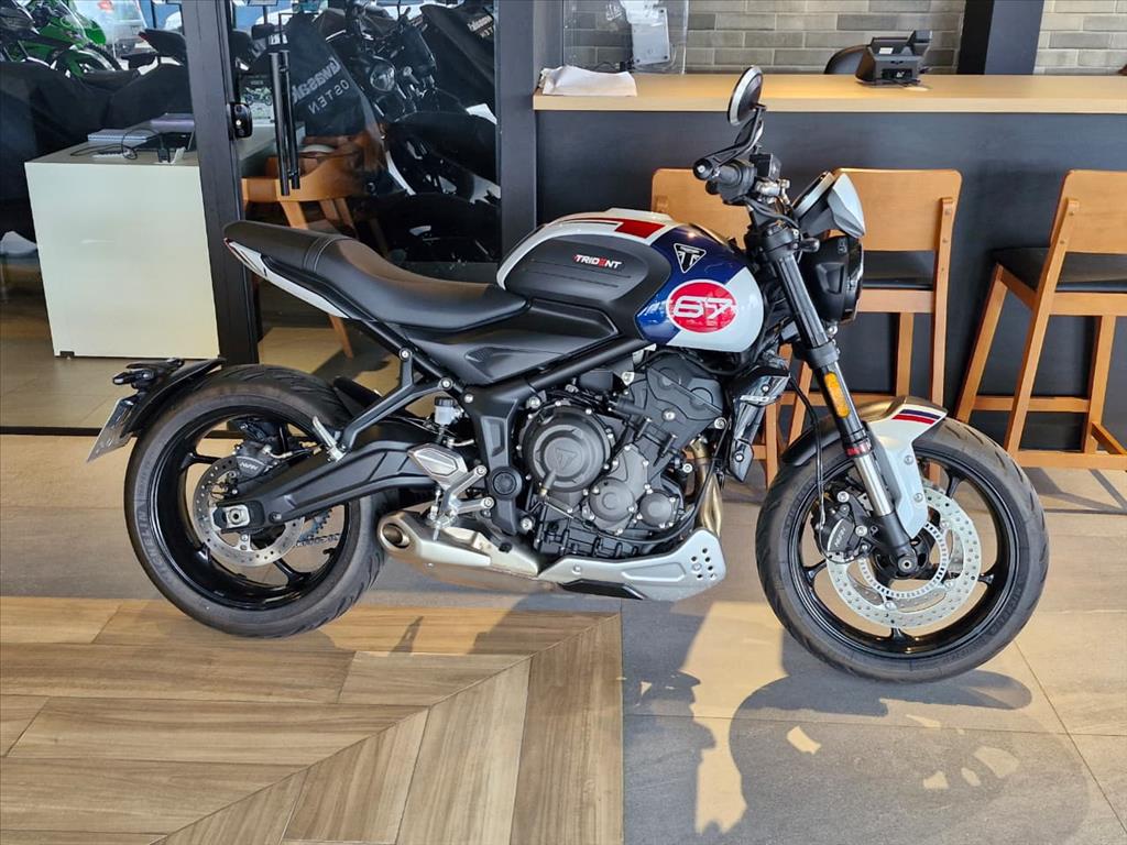 TRIUMPH-TRIDENT-660 TRIPLE TRIBUTE EDITION