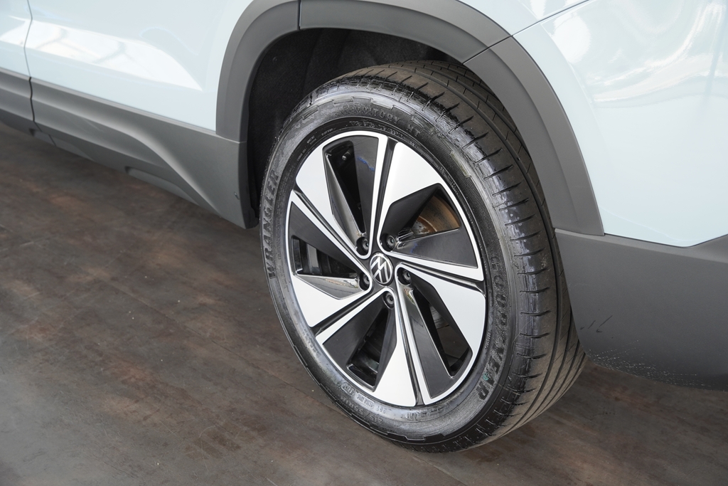 TAOS 1.4 250 TSI TOTAL FLEX COMFORTLINE AUTOMÁTICO2