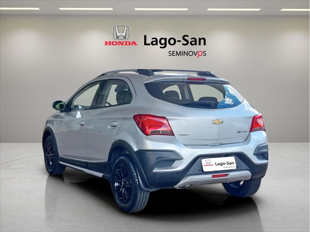 ONIX 1.4 MPFI ACTIV 8V FLEX 4P AUTOMÁTICO3