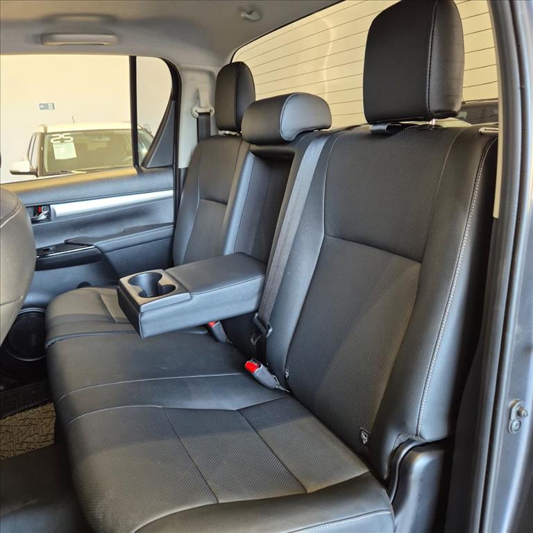 HILUX 2.8 D-4D TURBO DIESEL CD SRX 4X4 AUTOMÁTICO15