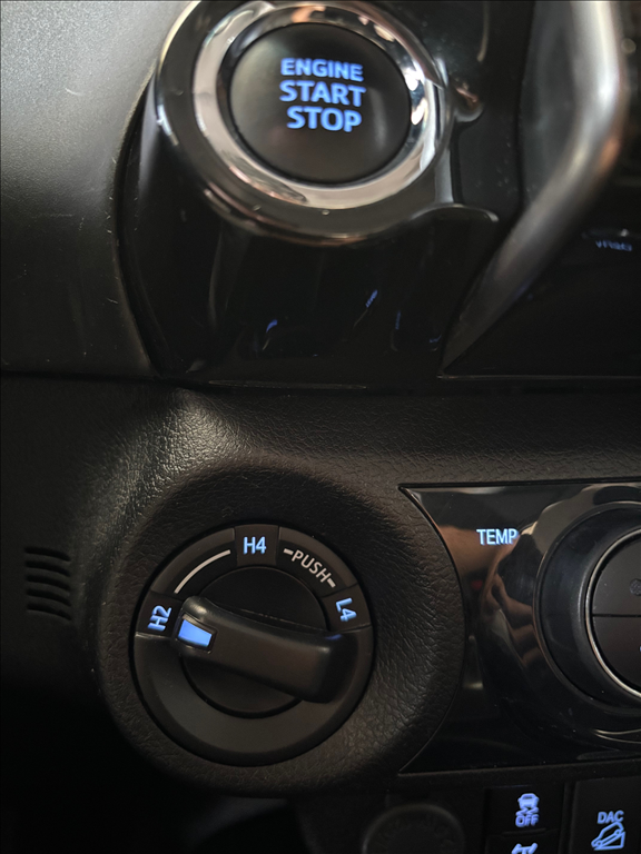 TOYOTA HILUX 2.8 D-4D TURBO DIESEL CD SRX 4X4 AUTOMÁTICO-13 - Paraná Veículos Campinas - Veículos novos e seminovos com qualidade e procedência - 0