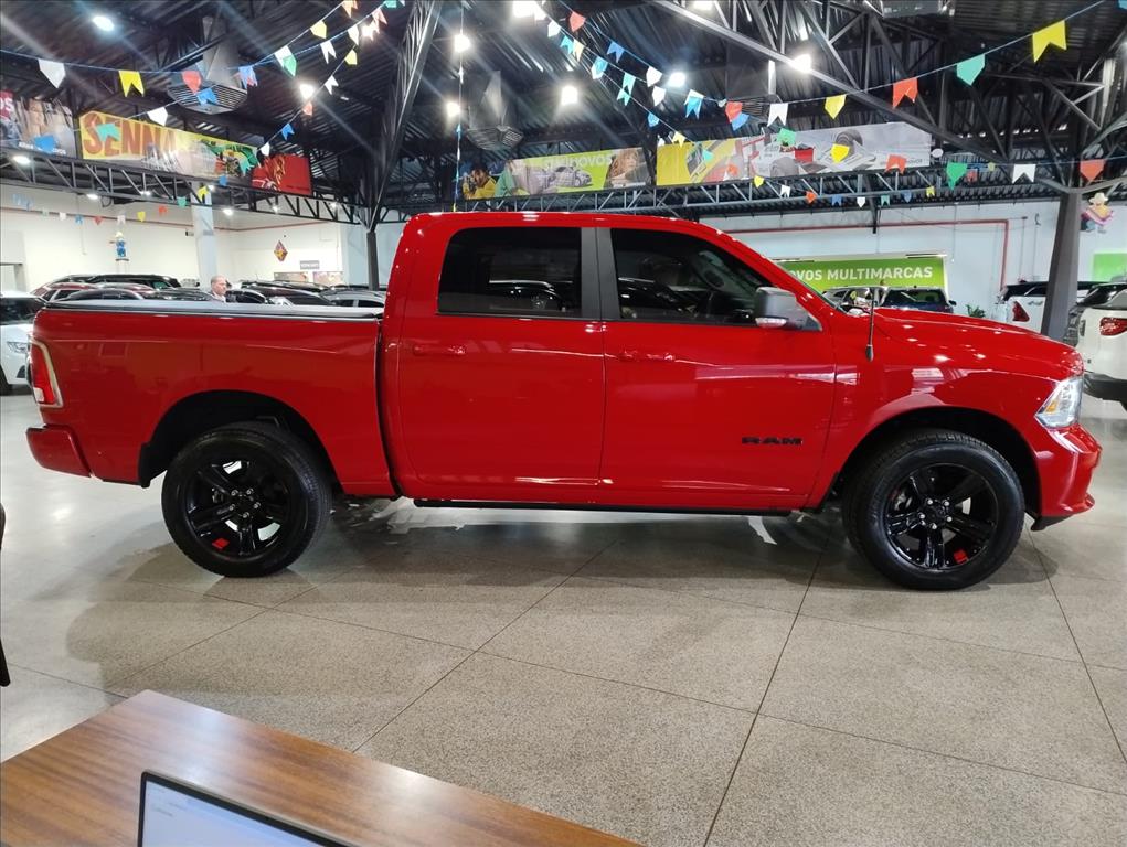 CLASSIC 5.7 V8 GASOLINA LARAMIE NIGHT EDITION CD 4X4 AUTOMÁTICO10