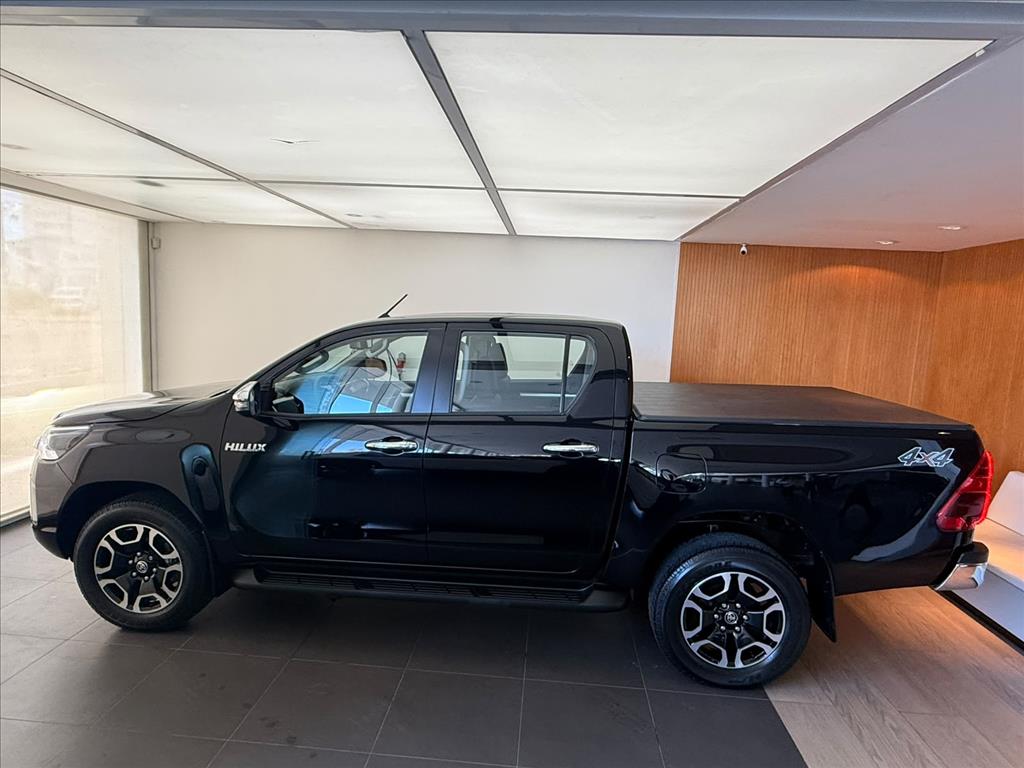 HILUX 2.8 D-4D TURBO DIESEL CD SRV 4X4 AUTOMÁTICO6
