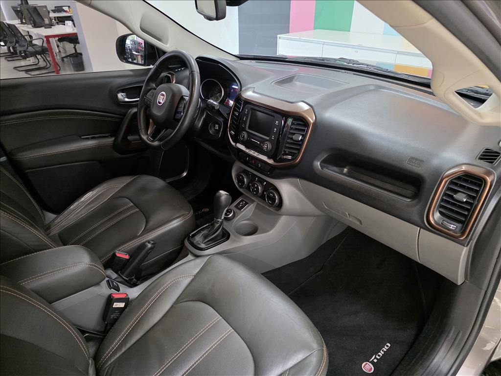 TORO 2.0 16V TURBO DIESEL VOLCANO 4WD AT98