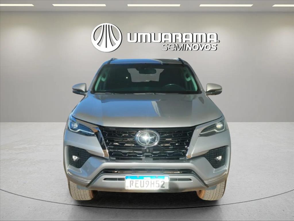 HILUX SW4 2.8 D-4D TURBO DIESEL SRX 7L 4X4 AUTOMÁTICO