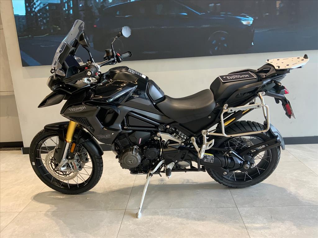 TRIUMPH-TIGER-1200 BLACK EDITION