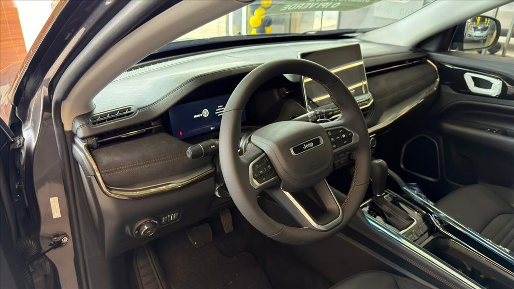 COMMANDER 1.3 T270 TURBO FLEX LIMITED AT64