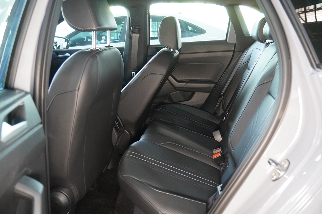 NIVUS 1.0 200 TSI TOTAL FLEX HIGHLINE AUTOMÁTICO8