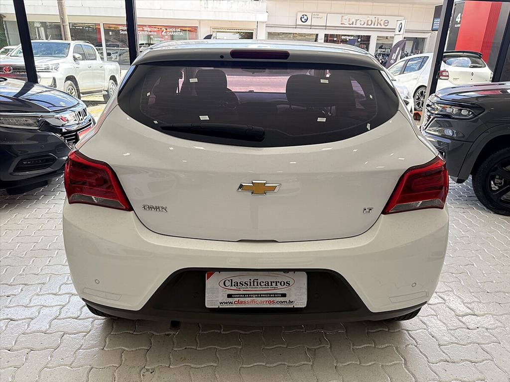 Chevrolet Onix - 1.0 MPFI LT 8V FLEX 4P MANUAL