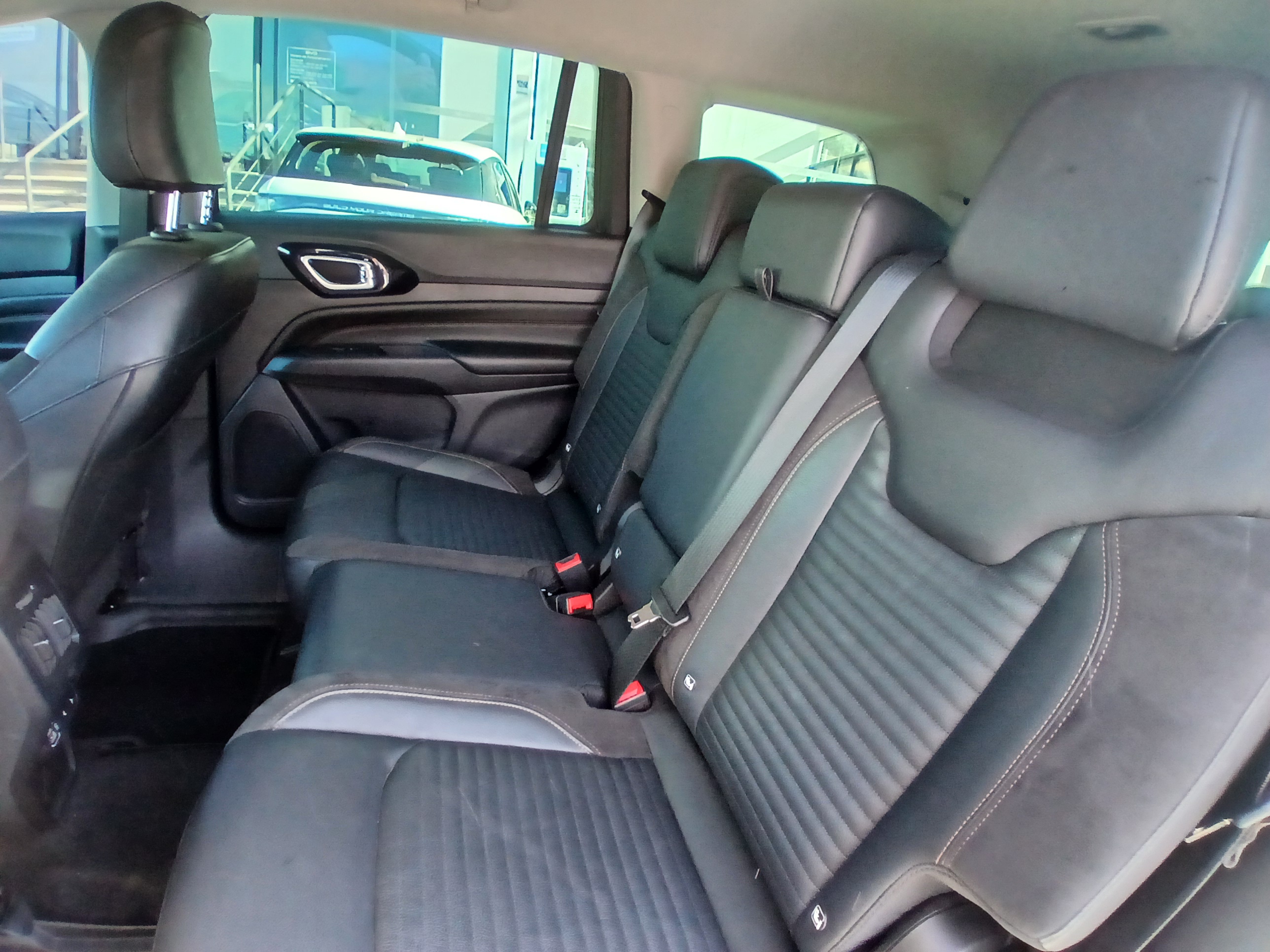 COMMANDER 1.3 T270 TURBO FLEX LIMITED AT66