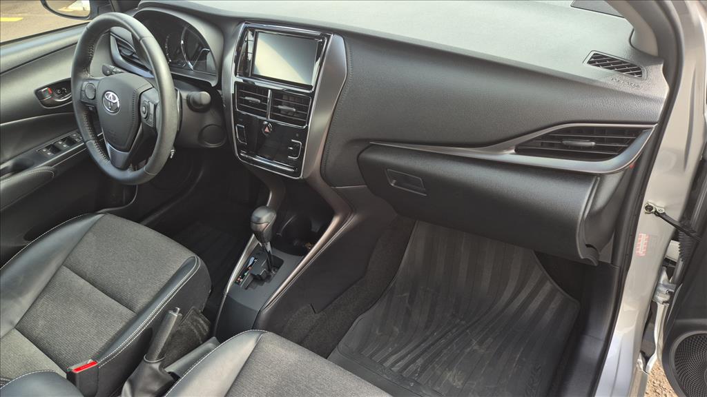 YARIS 1.5 16V FLEX SEDAN XS MULTIDRIVE6