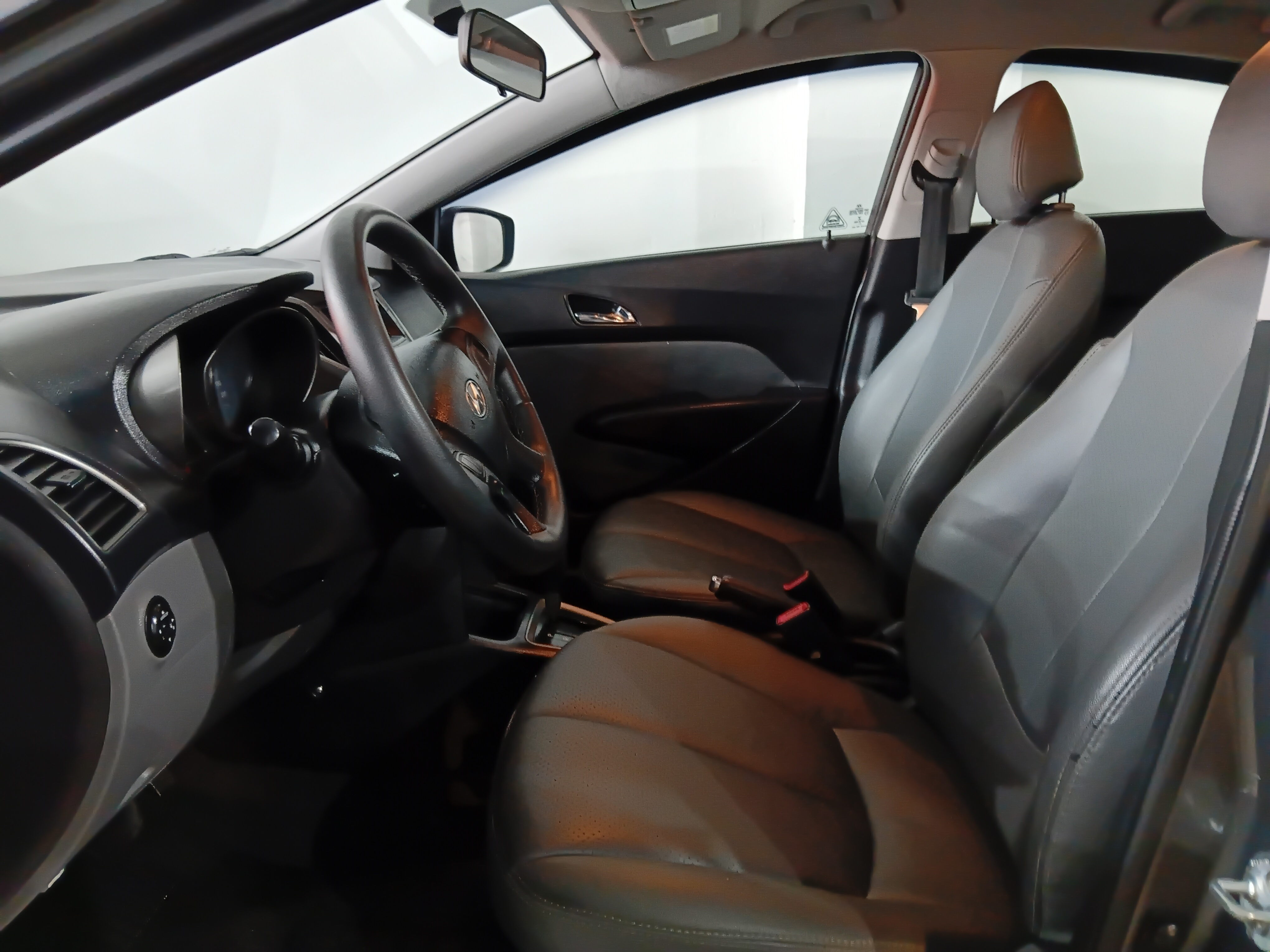 Hyundai HB20S 1.6 Comfort Plus 16V Flex 4P Automático - foto 11