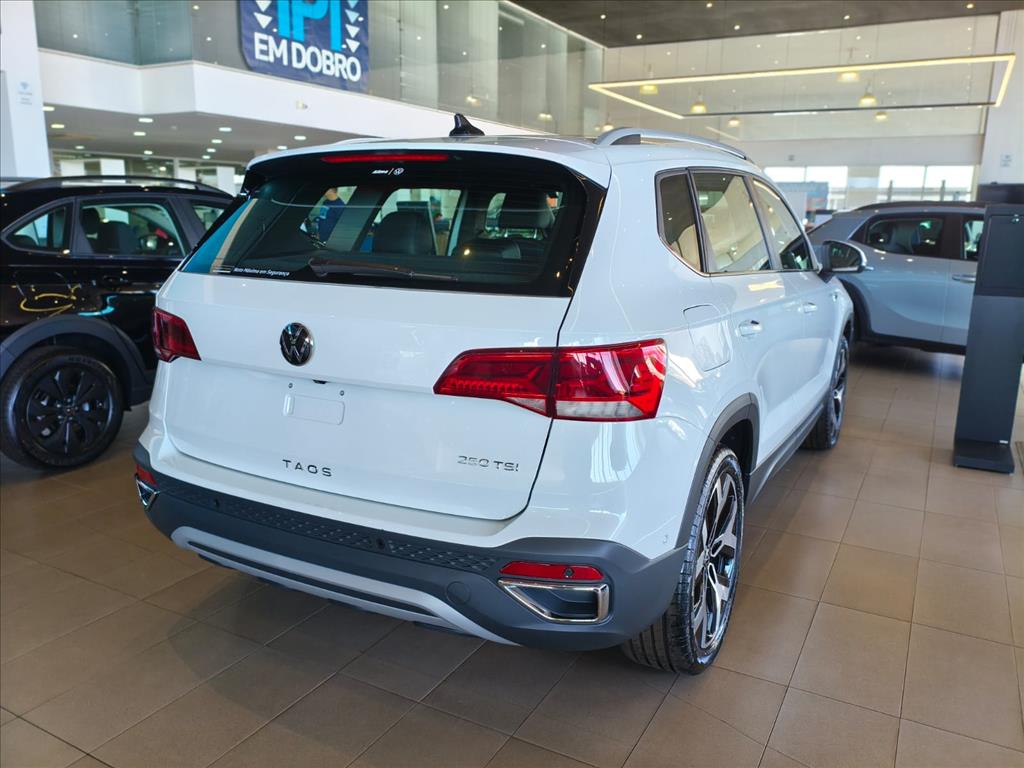 TAOS 1.4 250 TSI TOTAL FLEX HIGHLINE AUTOMÁTICO