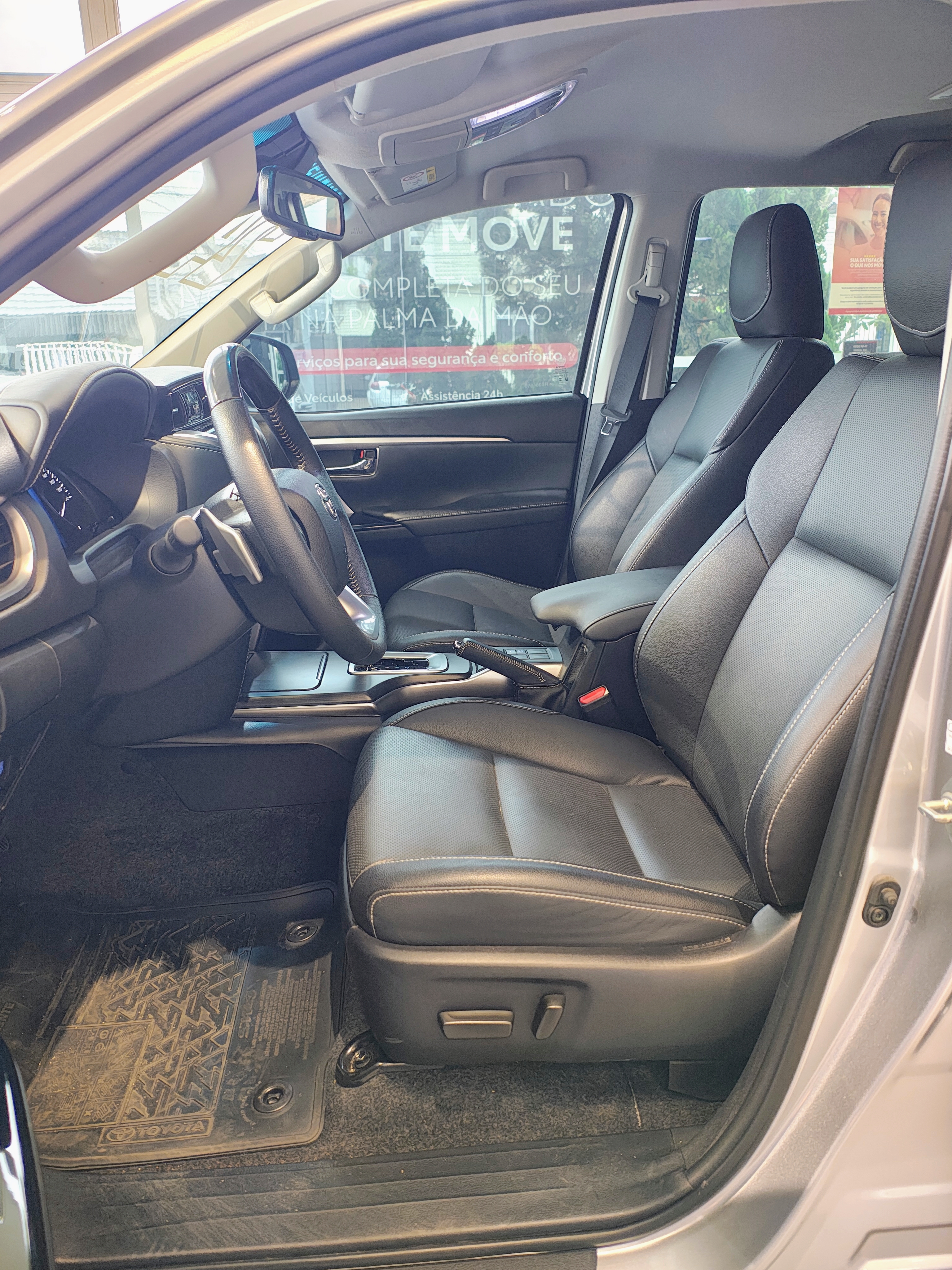 HILUX SW4 2.8 D-4D TURBO DIESEL SRX PLATINUM 7L 4X4 AUTOMÁTICO9