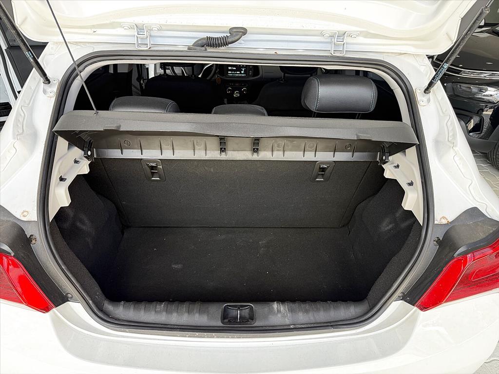 Chevrolet Onix - 1.0 MPFI LT 8V FLEX 4P MANUAL