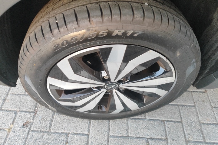 T-CROSS 1.0 200 TSI TOTAL FLEX AUTOMÁTICO