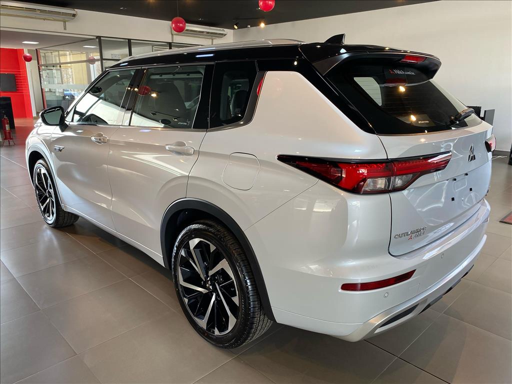 Mitsubishi-OUTLANDER-2.4 PHEV SIGNATURE S-AWC DHT