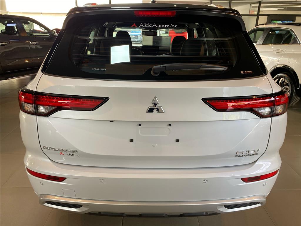 Mitsubishi-OUTLANDER-2.4 PHEV SIGNATURE S-AWC DHT