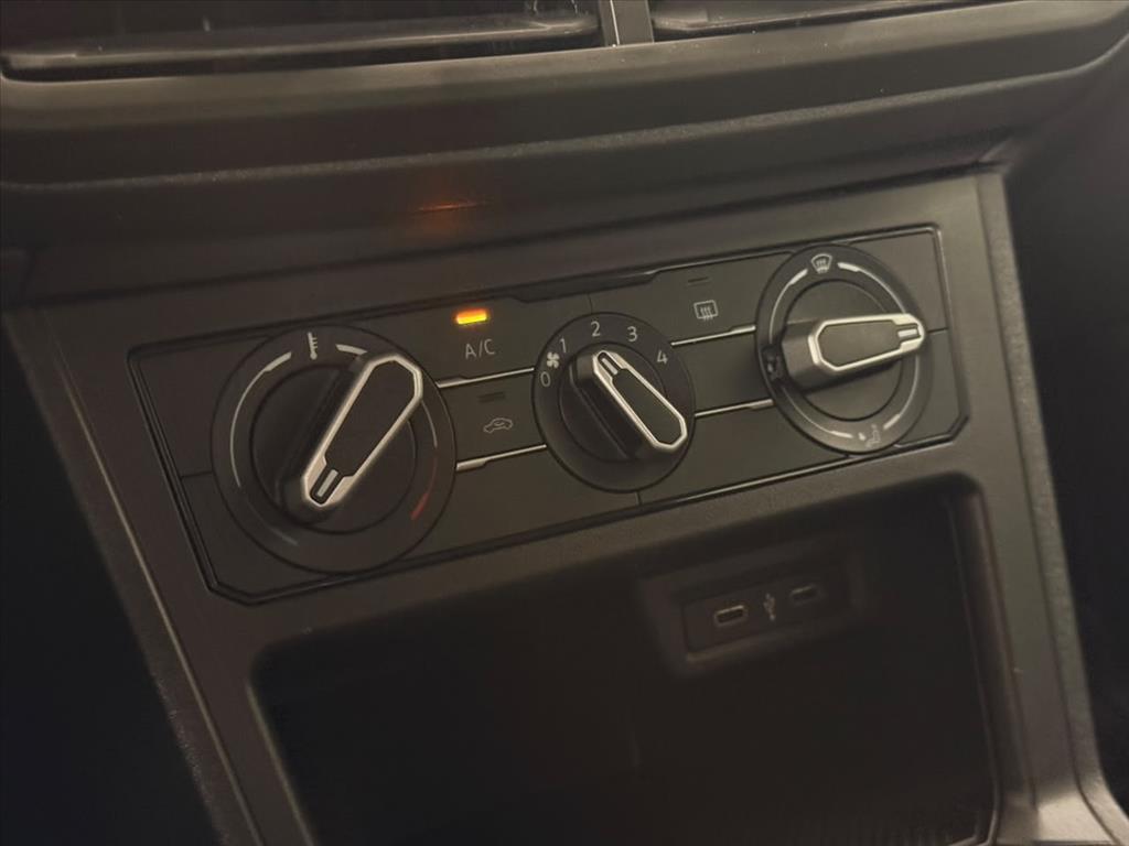 POLO 1.0 MPI TRACK MANUAL9